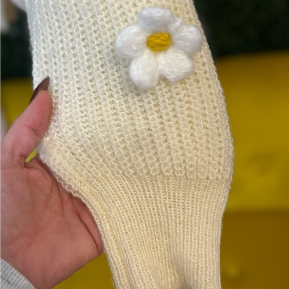 BiBi Fall Delicate‎ Cream Sweater with Flowers Size S but oversized NWOT - Picture 14 of 14